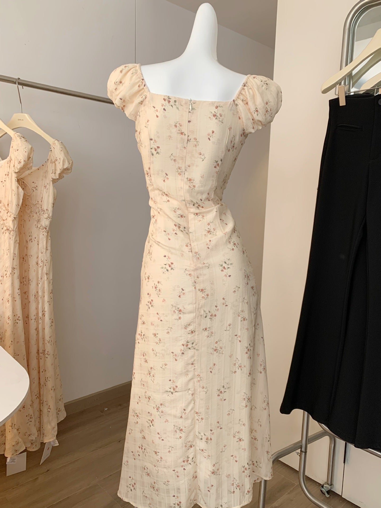 French Retro Floral Dress, Puff - Sleeve V - Neck Waist - Cinching Maxi Dress (Sizes S - XL)